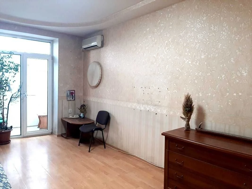 Sale of a 3-room apartment, Holosiiv district, Prospect N