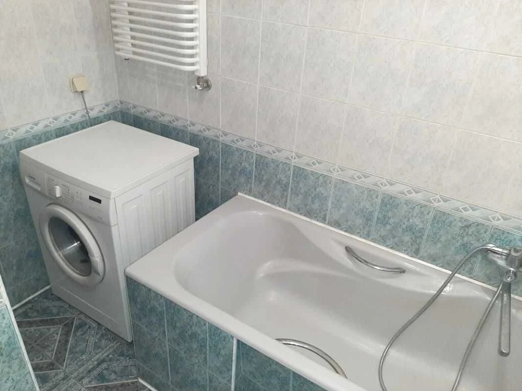 Sale of a 3-room apartment, Holosiiv district, Prospect N