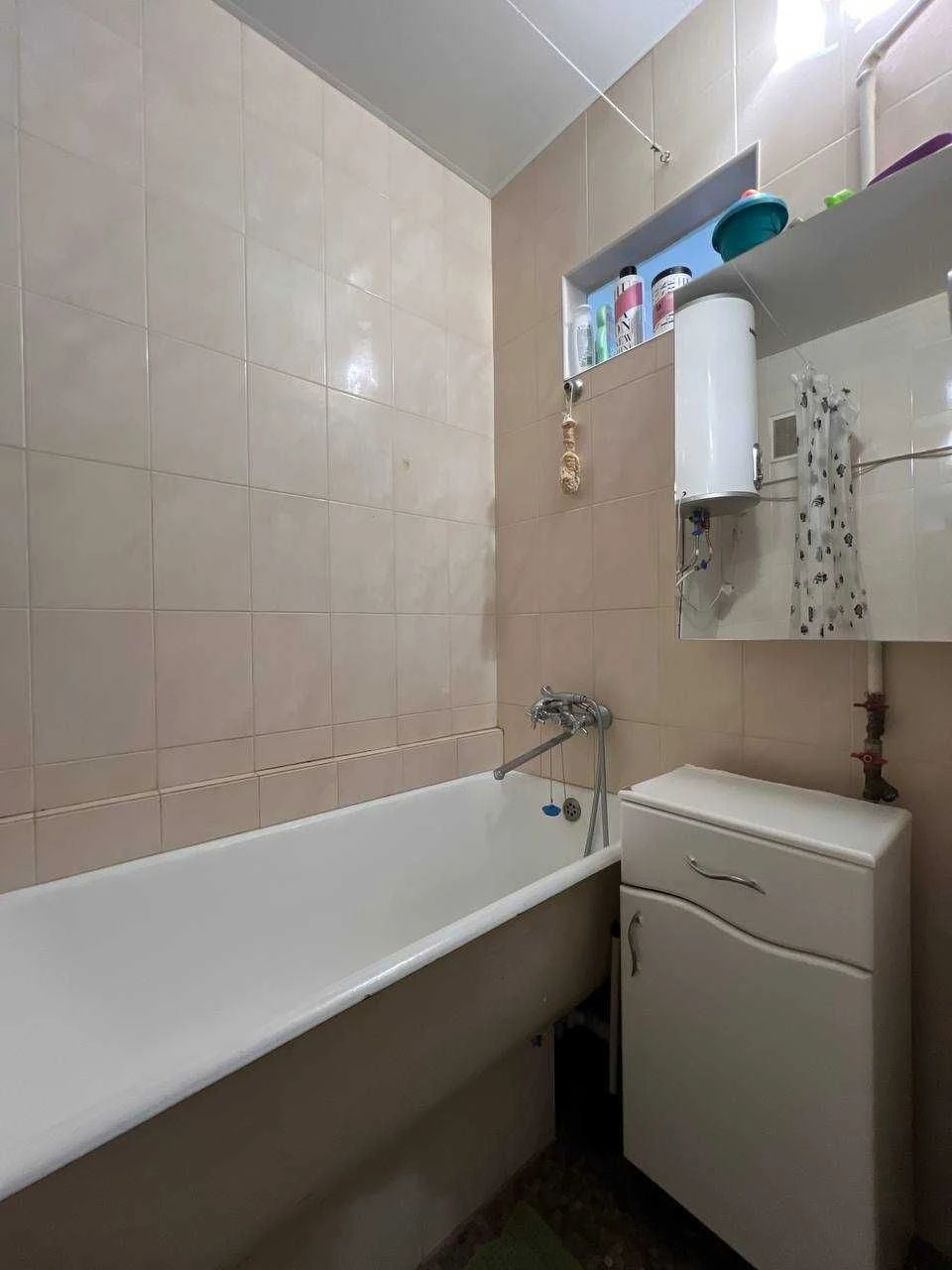 For Sale: 3-room apartment, Robotse Street, Lesya Ukrainka, Center