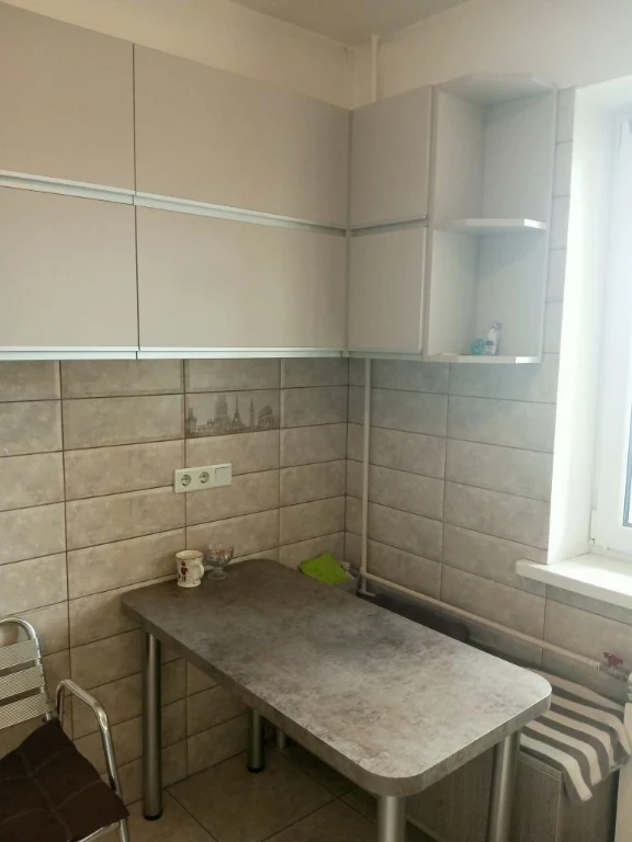 Sale of a modern 1-bedroom apartment with furniture and appliances.