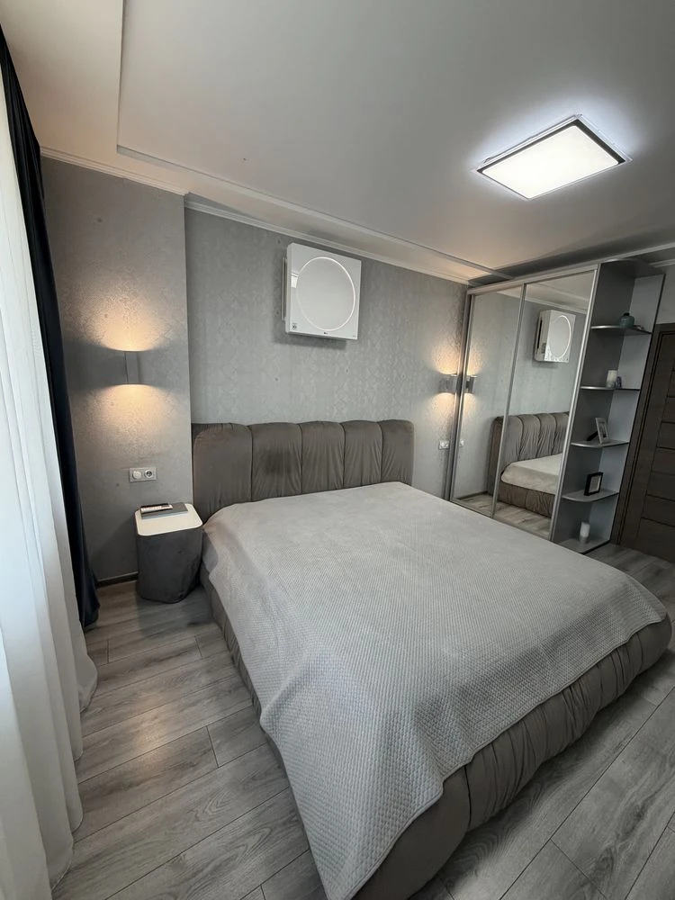FOR SALE, PANORAMIC 2-bedroom apartment, Left Bank