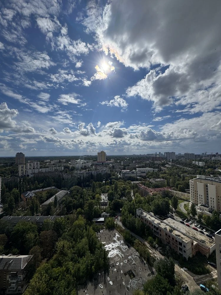 2-кімнатна в ЖК Вежа на Ломоносова, метро Васильківська