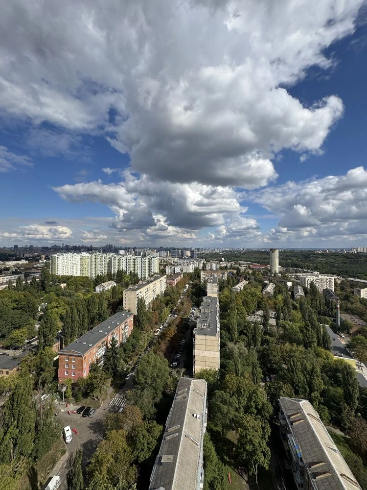 2-кімнатна в ЖК Вежа на Ломоносова, метро Васильківська