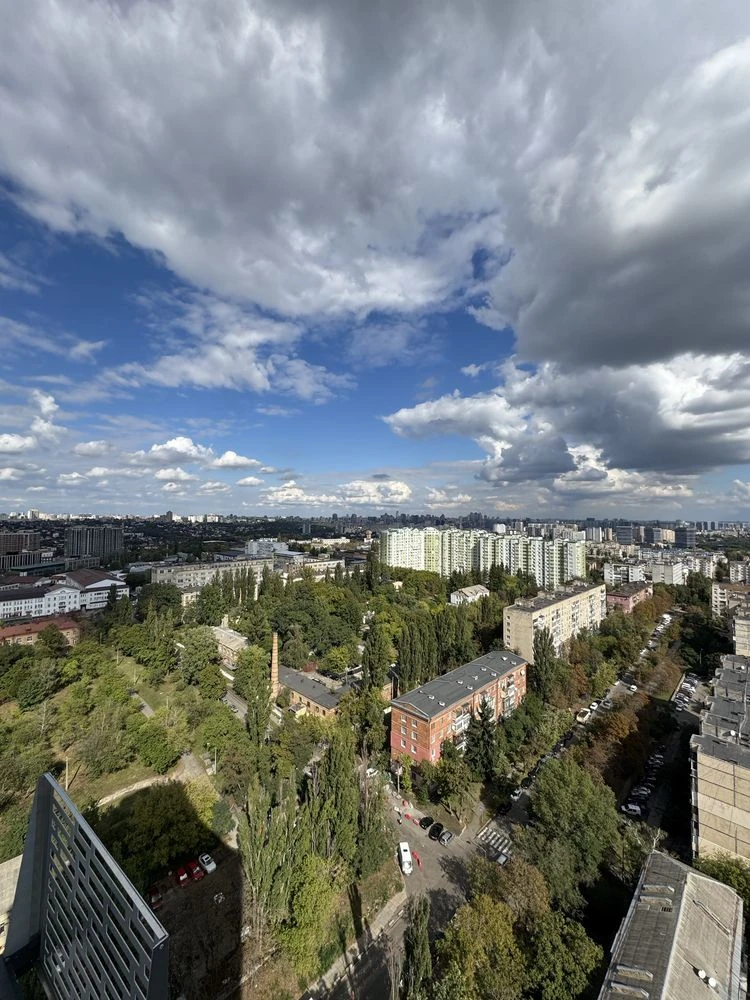 2-кімнатна в ЖК Вежа на Ломоносова, метро Васильківська