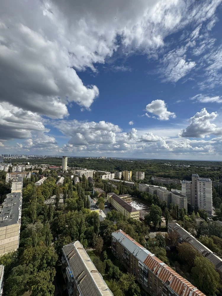 2-кімнатна в ЖК Вежа на Ломоносова, метро Васильківська