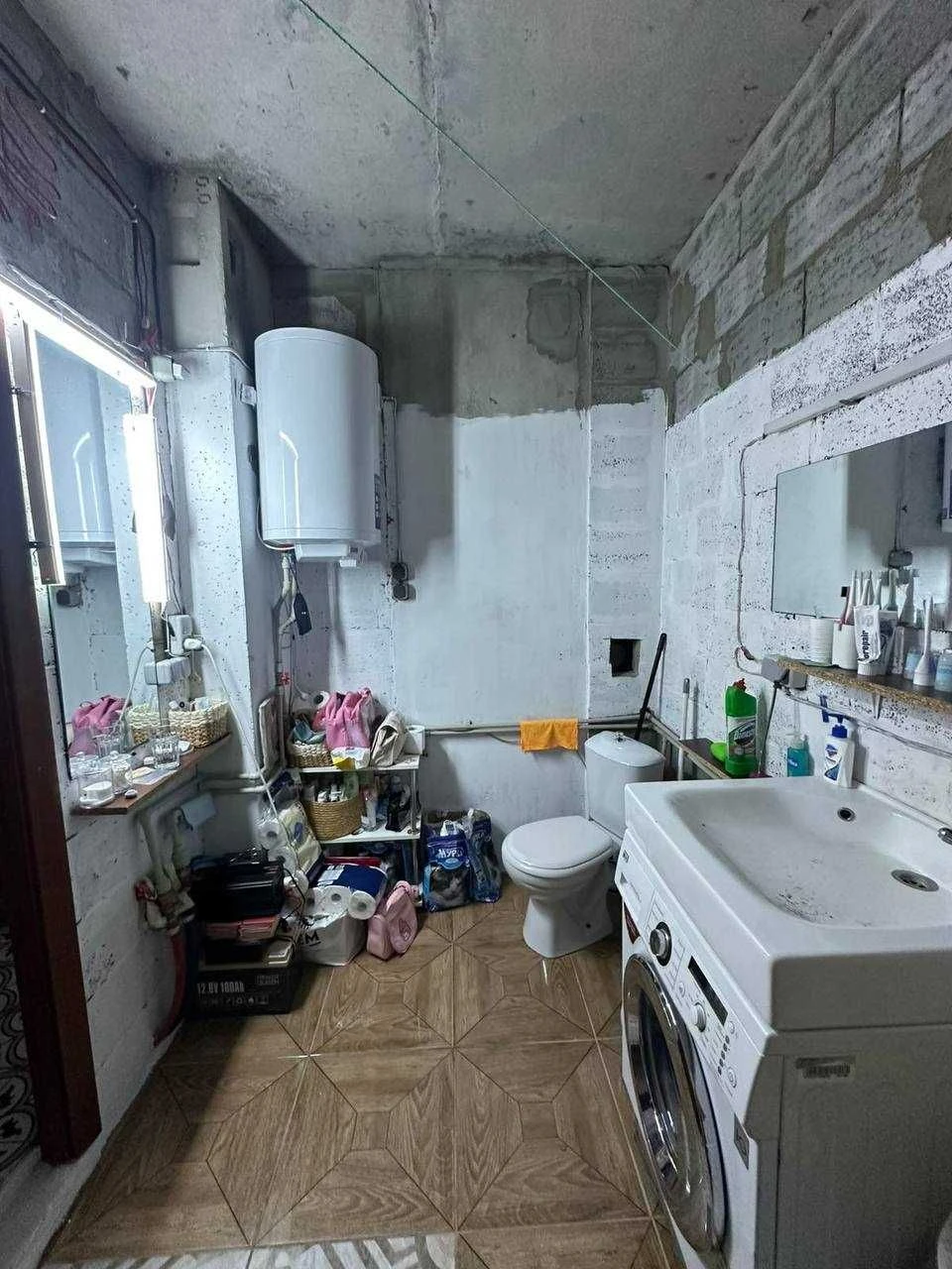 Продам 1-кімнатну квартиру. Вул. Аболмасова, 4А. 2-й поверх.