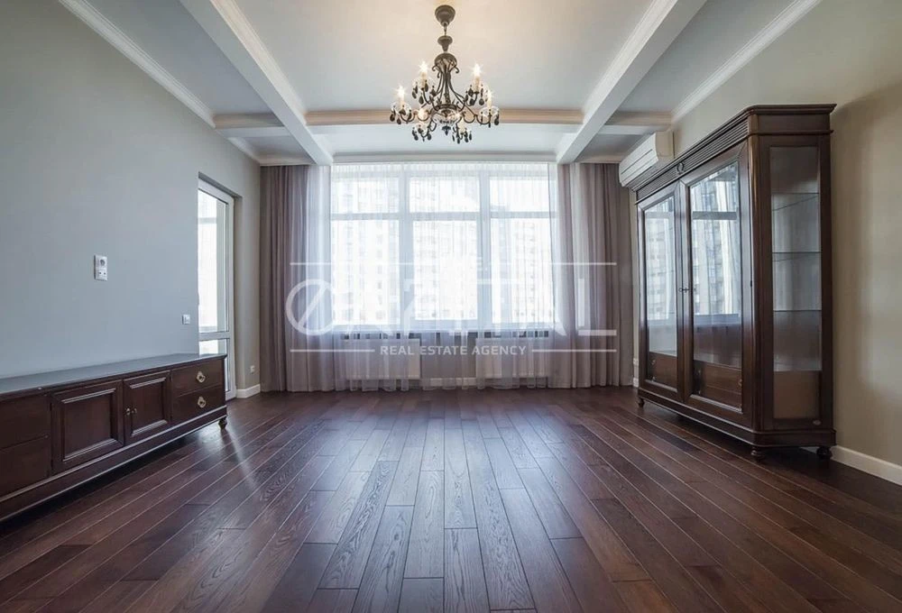NEW 3-room apartment for sale in the clubhouse of the Novopecherskie Lypky Drago residential complex