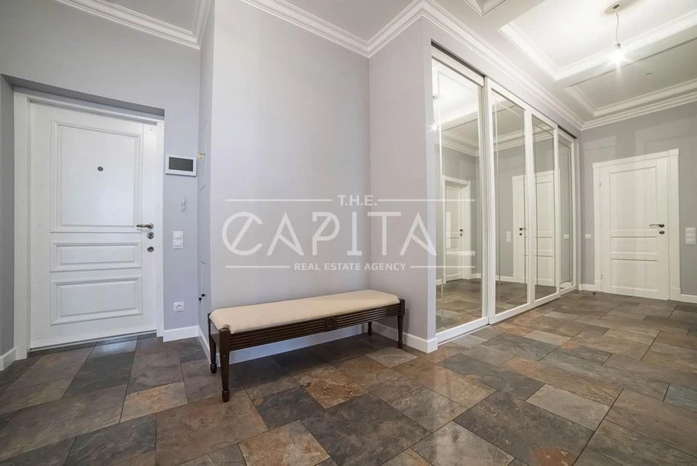 NEW 3-room apartment for sale in the clubhouse of the Novopecherskie Lypky Drago residential complex