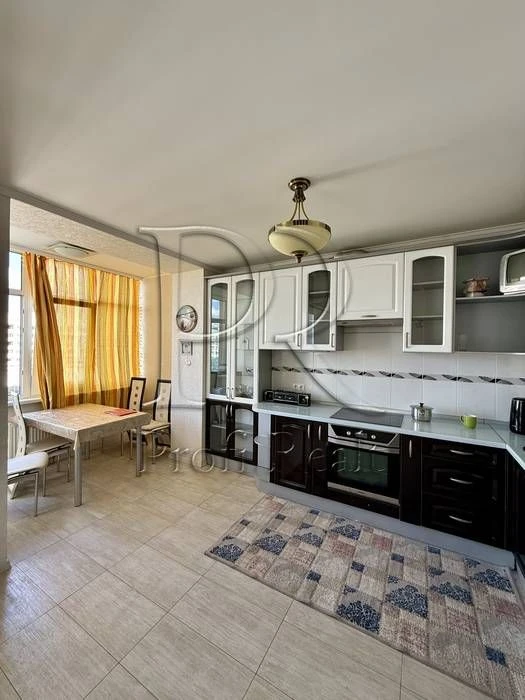 Без %. Продажа: 3 к.кв. , 102 м2., 7-этаж ЖК Лико-Град, ул.