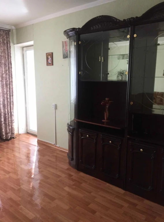 For sale, 2-room apartment. Center.
