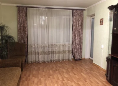 For sale, 2-room apartment. Center.