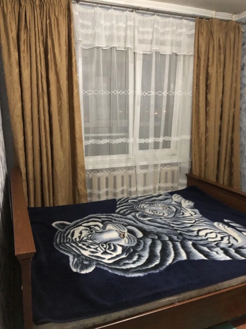 For sale, 2-room apartment. Center.