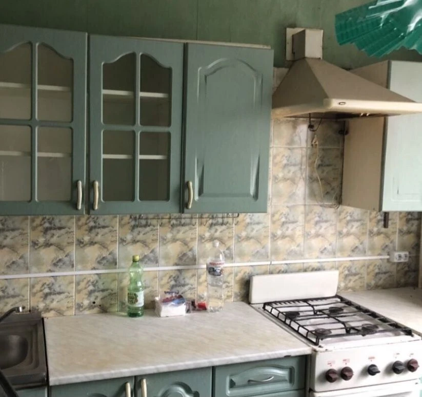 For sale, 2-room apartment. Center.