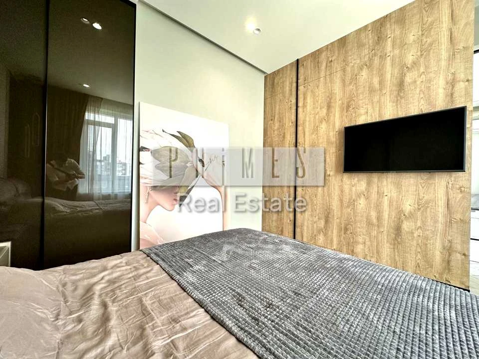 Apartment. Kyiv, Saperne Pole Street