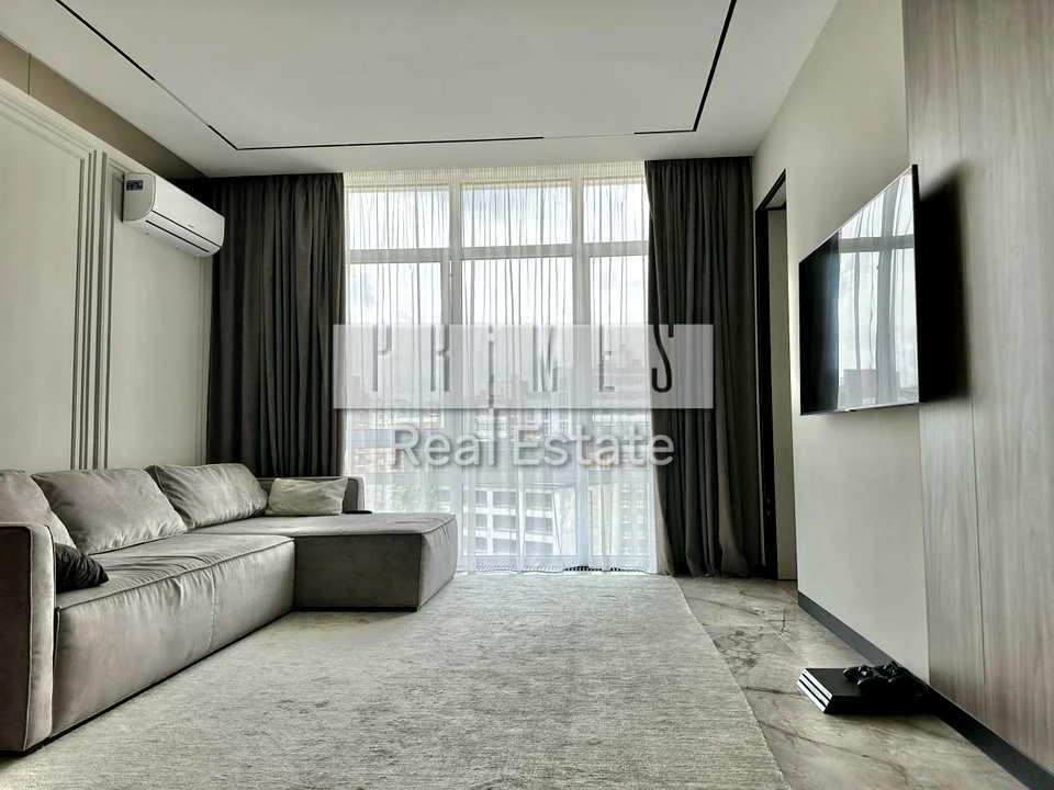 Apartment. Kyiv, Saperne Pole Street