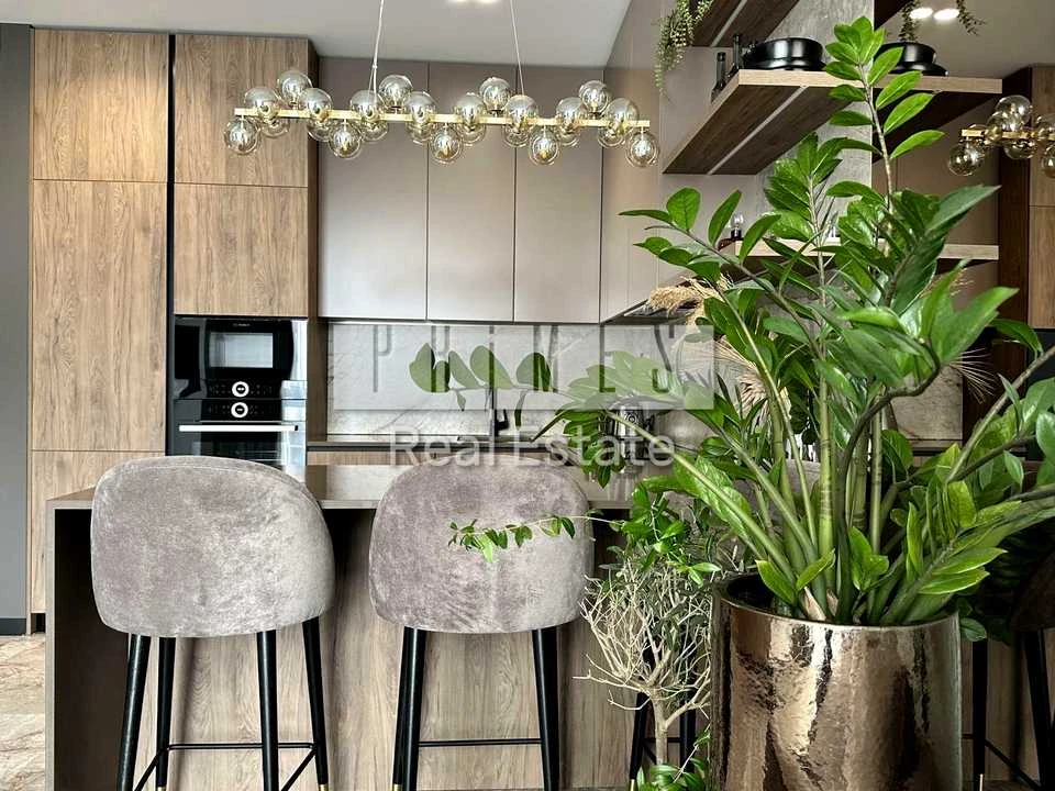 Apartment. Kyiv, Saperne Pole Street