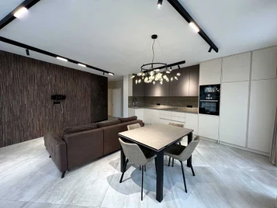 Apartment. Hlybchyska St.