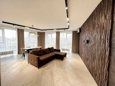 Apartment. Hlybchyska St.