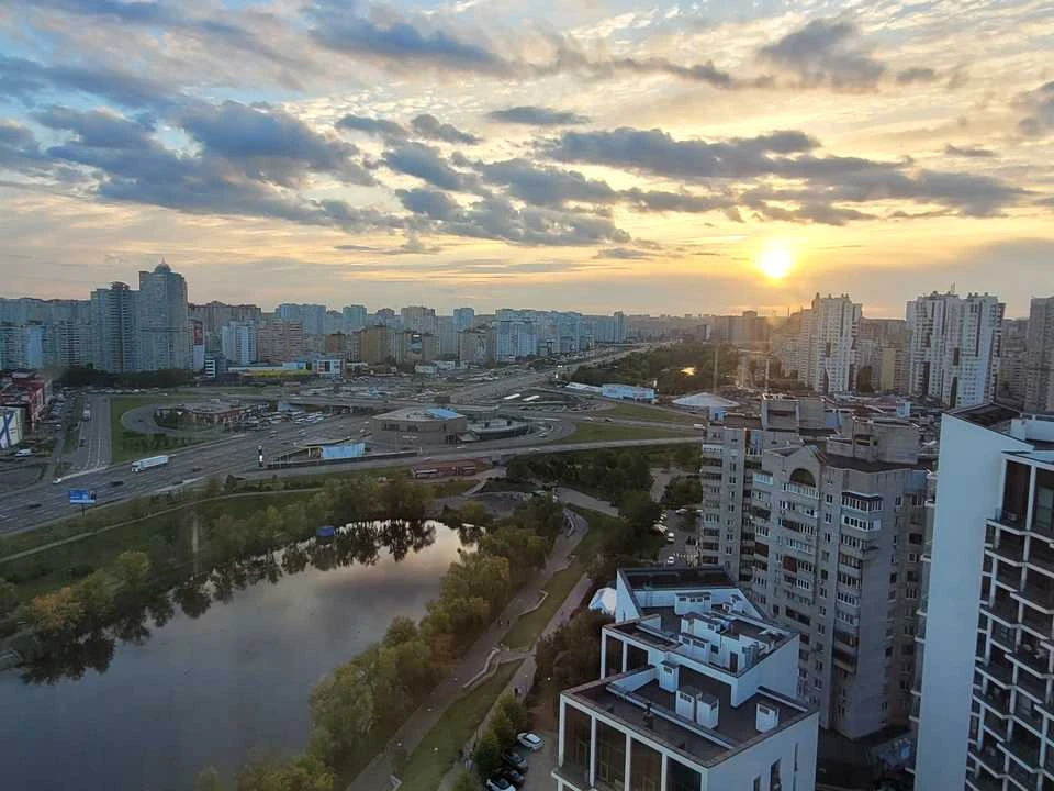 Квартира. Київ, Драгоманова вул.