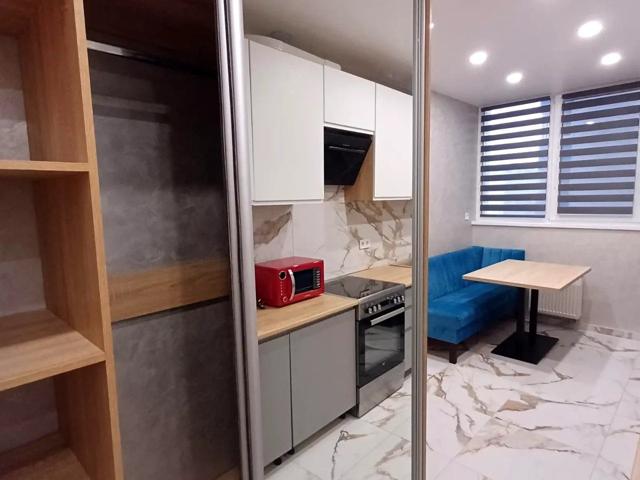 Rent 1-bedroom apartment 34 m² on 6th floor of a building.