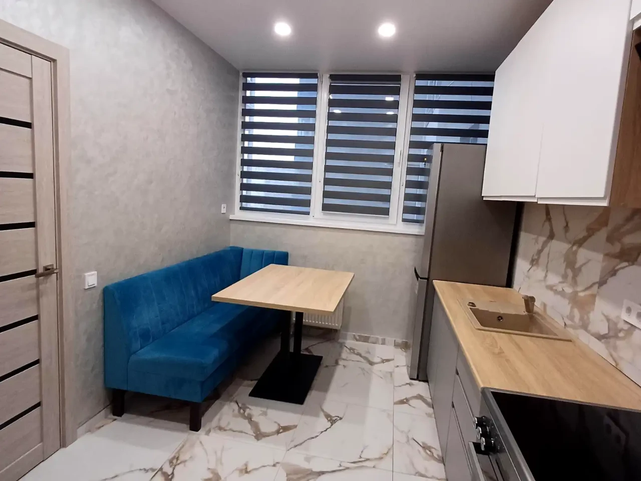 Rent 1-bedroom apartment 34 m² on 6th floor of a building.