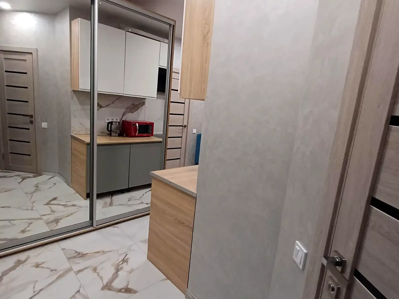 Rent 1-bedroom apartment 34 m² on 6th floor of a building.