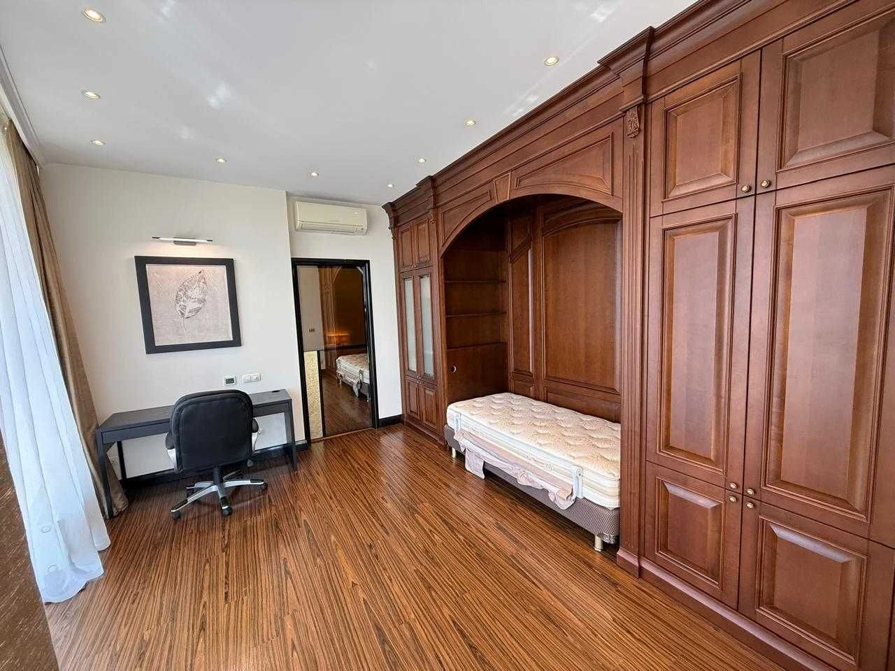 Apartment for Sale in "Solnyana Brama" Residential Complex