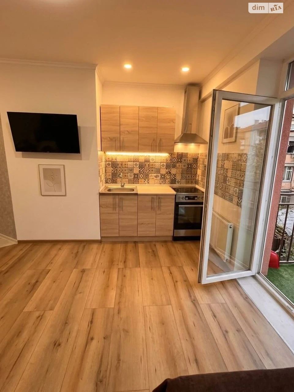 Sale of Apartment, Left Bank