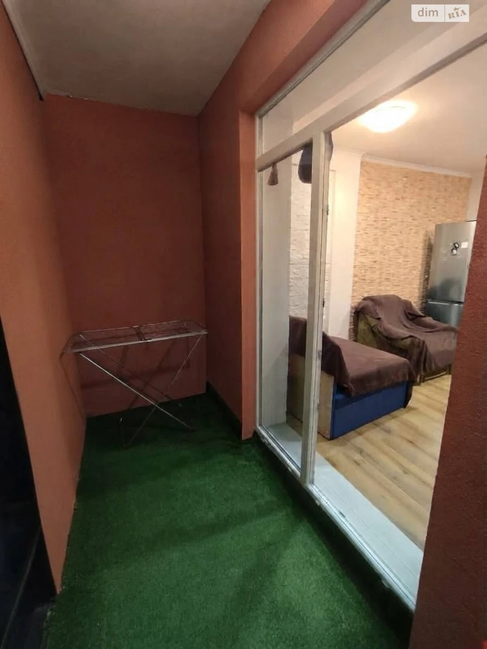 Sale of Apartment, Left Bank
