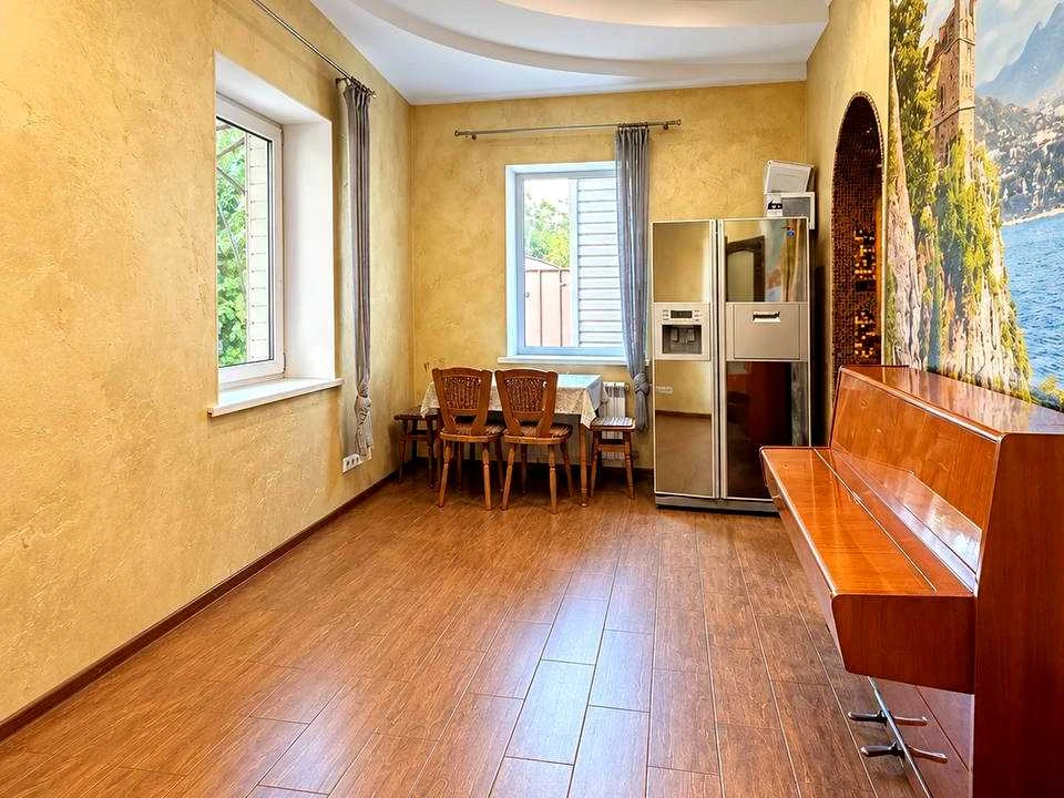 Будинок. Дніпро, Кривоноса вул.