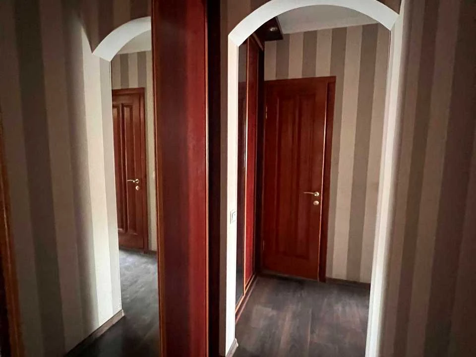 Apartment. Odessa, Semena Paliya st.