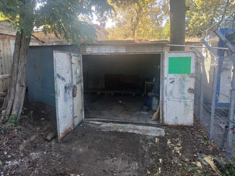 Garage for sale - metal. Parking area near the Moskvich market 2200 UAH