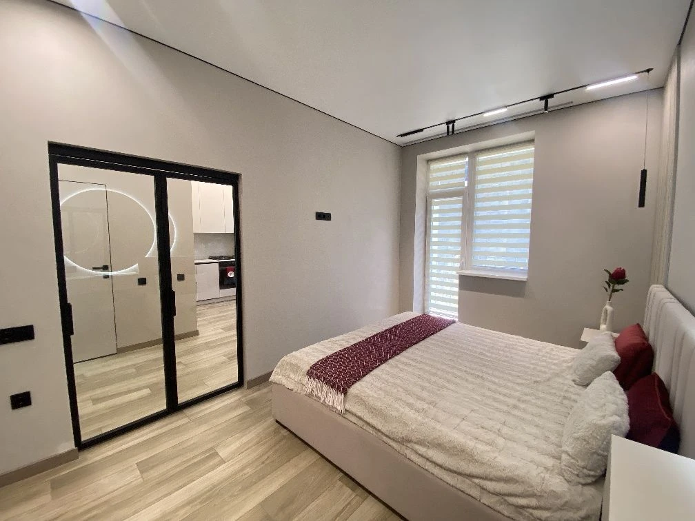 Sale of a 1-bedroom apartment with designer renovation | ЖК Лу
