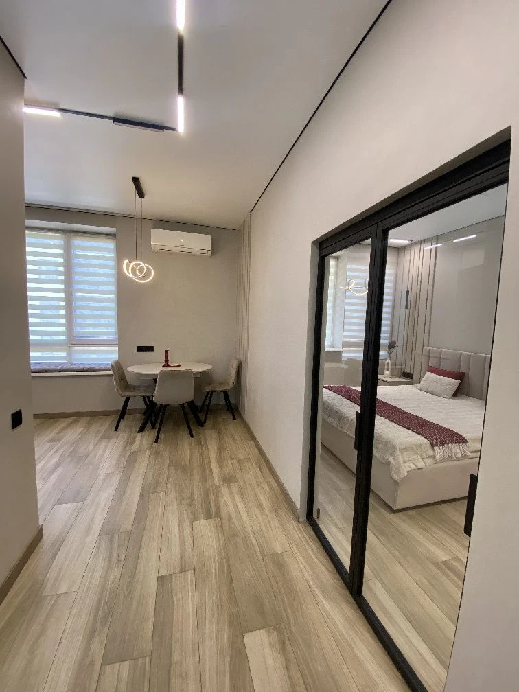Sale of a 1-bedroom apartment with designer renovation | ЖК Лу