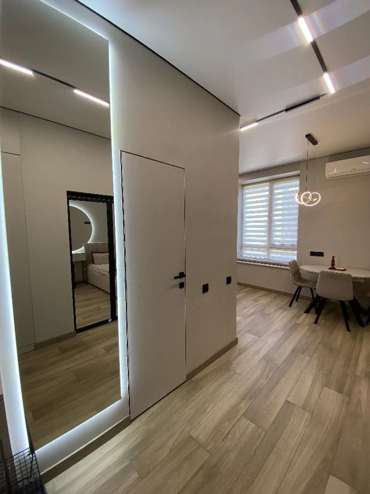 Sale of a 1-bedroom apartment with designer renovation | ЖК Лу