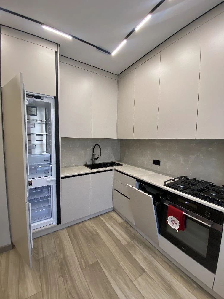 Sale of a 1-bedroom apartment with designer renovation | ЖК Лу