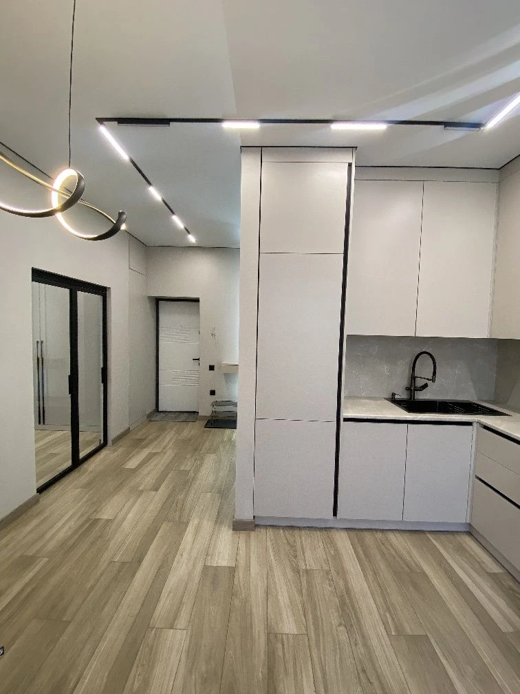 Sale of a 1-bedroom apartment with designer renovation | ЖК Лу