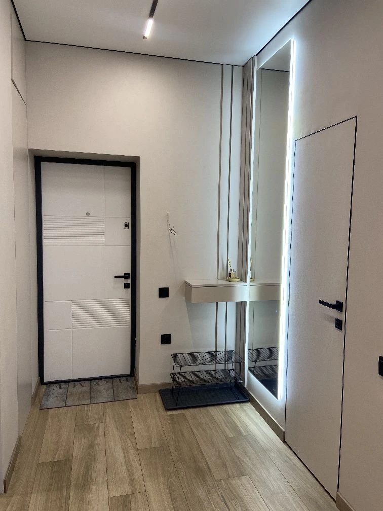 Sale of a 1-bedroom apartment with designer renovation | ЖК Лу