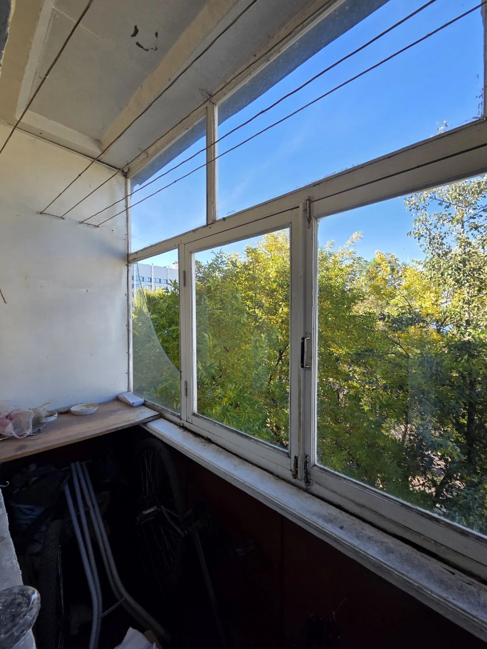 Selling a 2-bedroom apartment in the city center, 4th floor of 5