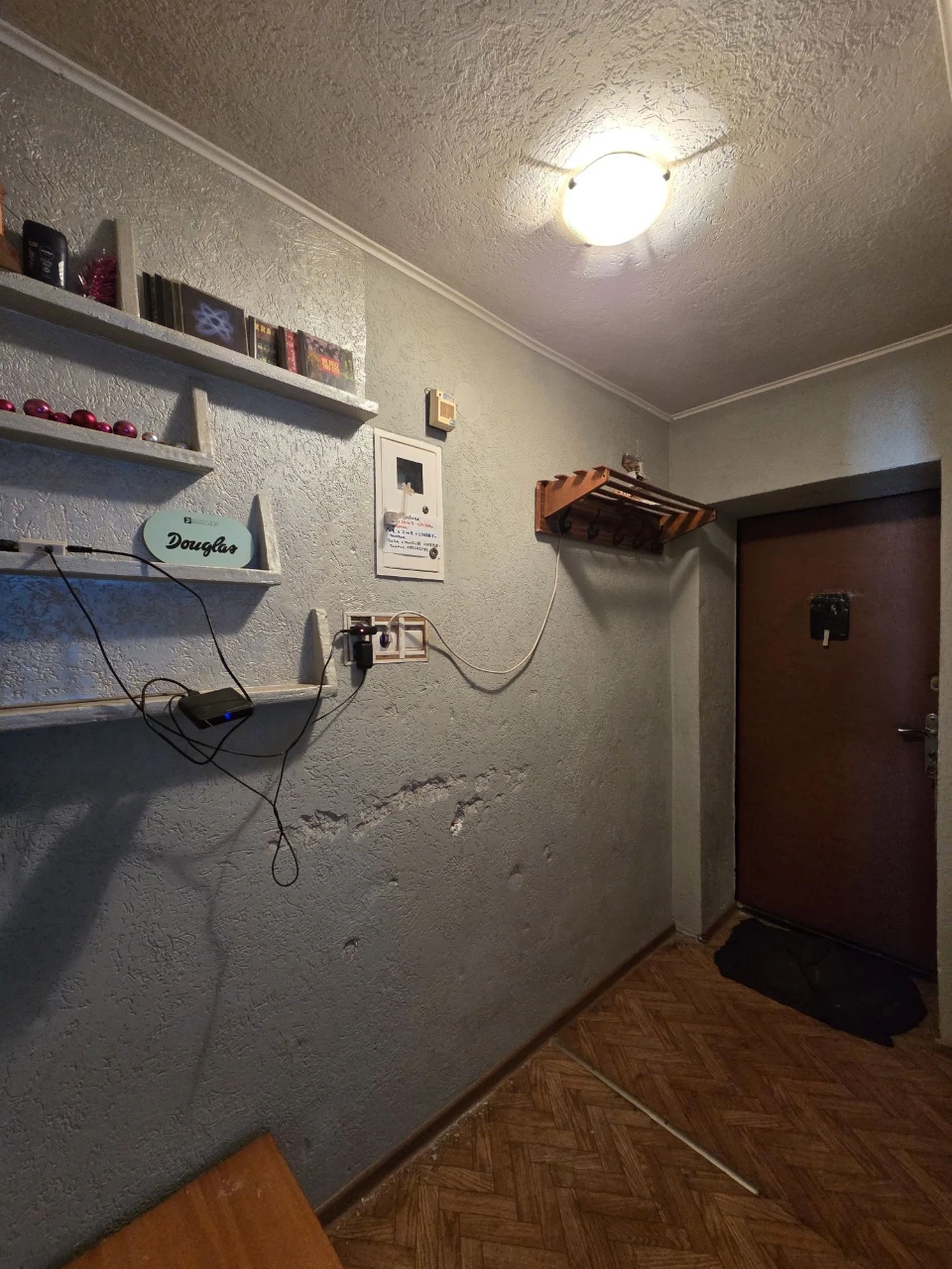 Selling a 2-bedroom apartment in the city center, 4th floor of 5