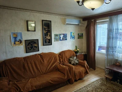 For Sale: 3 rooms, Center, Brick, Furniture and appliances