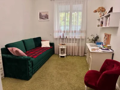 For Sale! Center! Area! Ground floor, 4 separate rooms. Furniture.