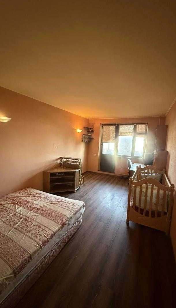 For Sale: 3 room apartment in Cold Mountain, Ilyinskaya Street, Metro 1
