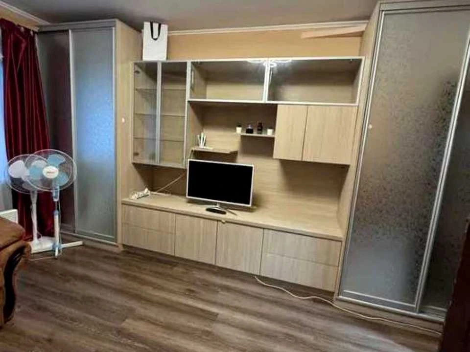 Квартира. Київ, Феофіла Яновського, 1