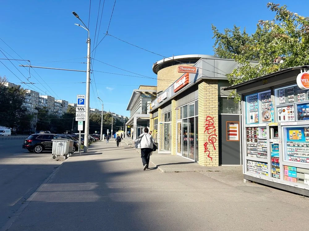 Продается 2-комнатная квартира на Победе 4 с мебелью и техникой