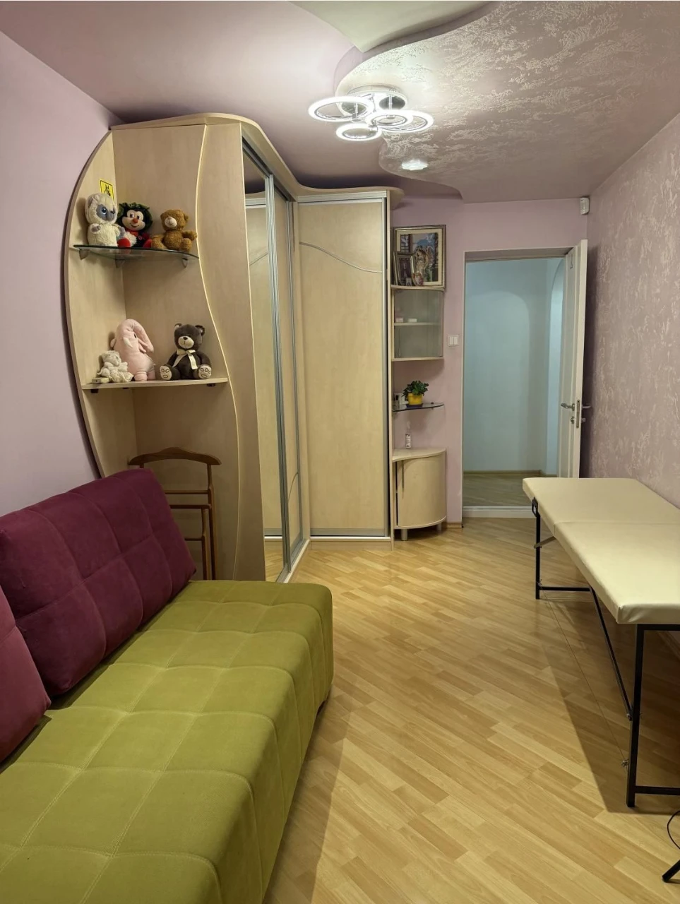 Продам 4-комнатную квартиру с ремонтом возле Парка Победы (3