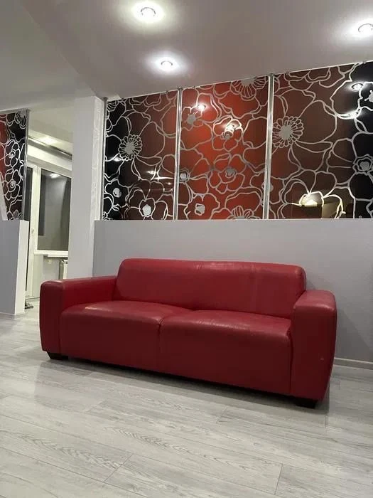 Apartment for sale: 2 rooms with fresh renovation, furniture and appliances