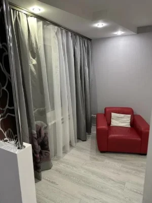 Apartment for sale: 2 rooms with fresh renovation, furniture and appliances