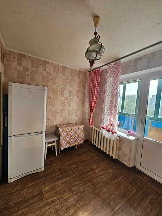 Spacious 1-room apartment for sale, Desnyanskyi district, Mykol st.