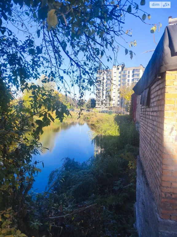 Apartment in a Garage Cooperative, Zamostyan